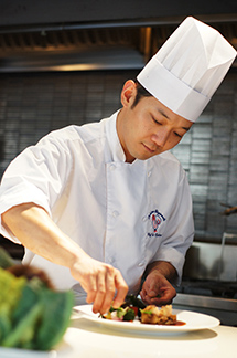 ミクニ ヨコハマ料理長：瀬戸 貴士（せと たかし）｜オテル・ドゥ・ミクニ オーナーシェフ：三國 清三（Kiyomi Mikuni）